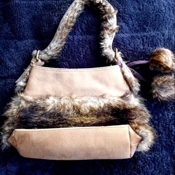 ALDO First Nation type shoulder purse - Picture 2 of 4